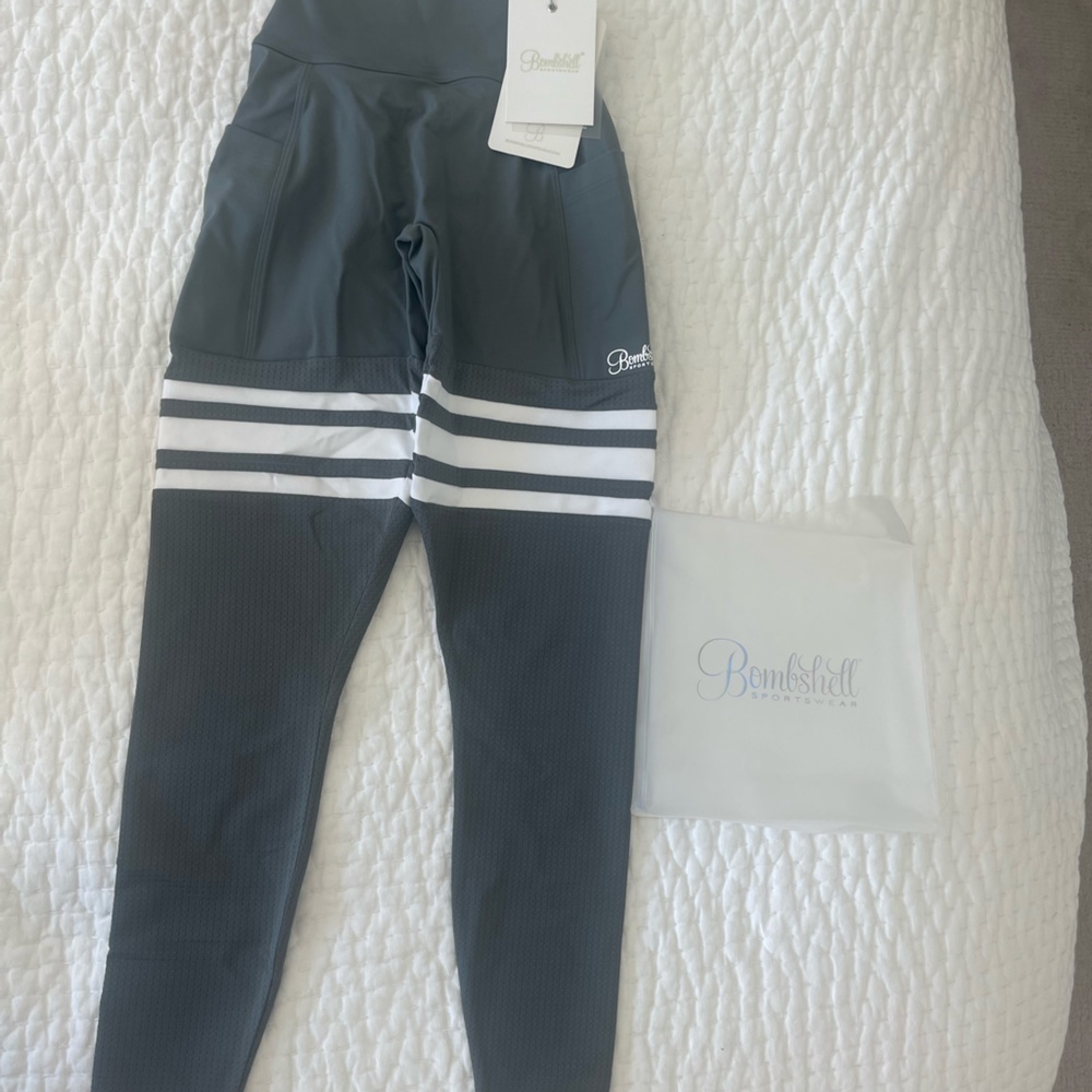 NWT bombshell sportswear sock leggings sz small gray w white stripe